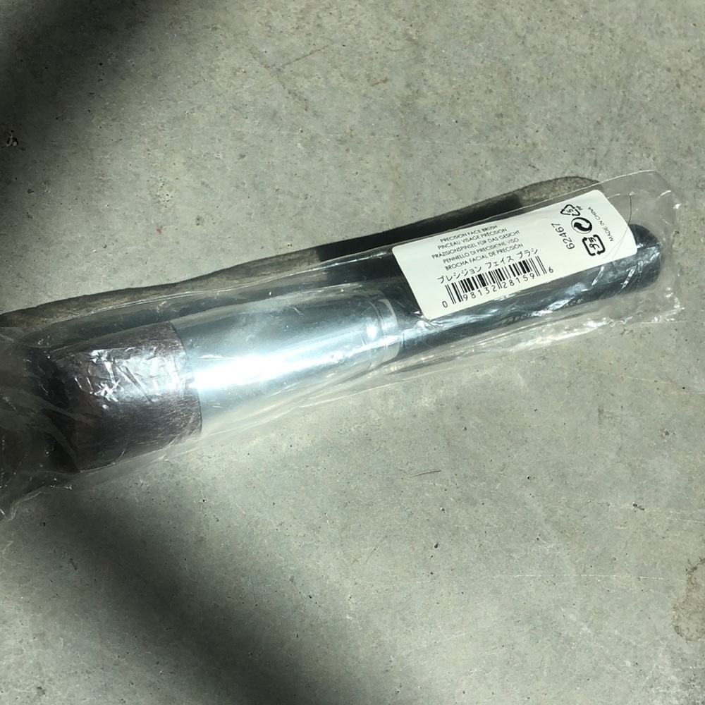 Bare Minerals Precision Face Brush